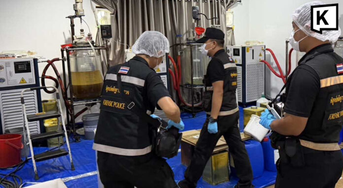 Three Chinese held over illegal “zombie vape” lab in Pattaya Three Chinese held over illegal “zombie vape” lab in Pattaya
