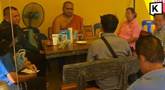 Professor steals “King Taksin sword“, blames mental blackout