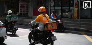 Chinese delivery app riders defend work after online questions over legality