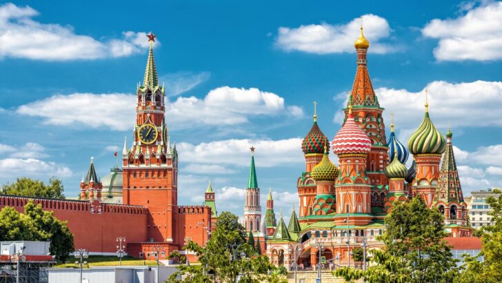 Russia warns citizens to avoid Thailand over US arrest threat