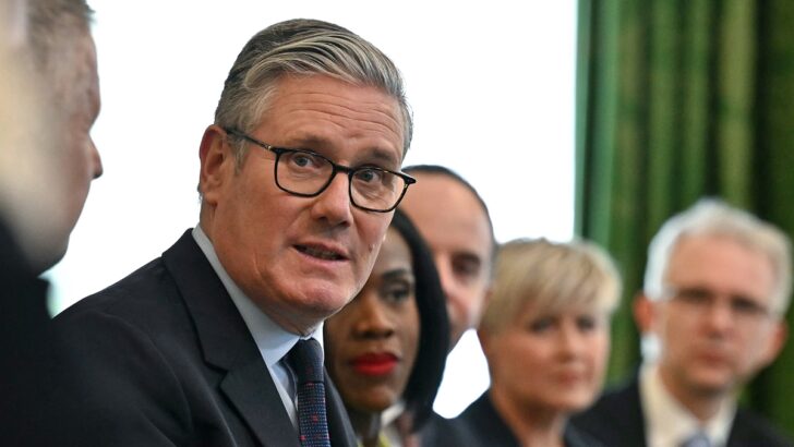 Starmer says Britain will ban under-16s from using a range of social media apps