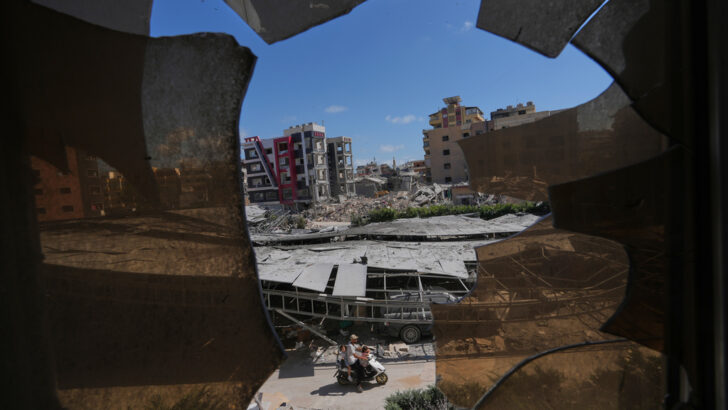 Israeli military strikes in southern Lebanon in intense fighting as US-Iran talks postponed
