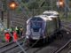Two trains collide north of London, killing at least 1 person and seriously injuring dozens PAAAAA1BMVEWurq51dlI4AAAAAXRSTlMmkutdmwAAAA5JREFUKM9jGAWjYJABAAKUAAHoEAeuAAAAAElFTkSuQmCC