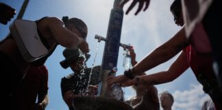 France records around 1,000 additional deaths as extreme heat breaks European records