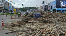 Fire engulfs large warehouse in Samut Sakhon, no injuries
