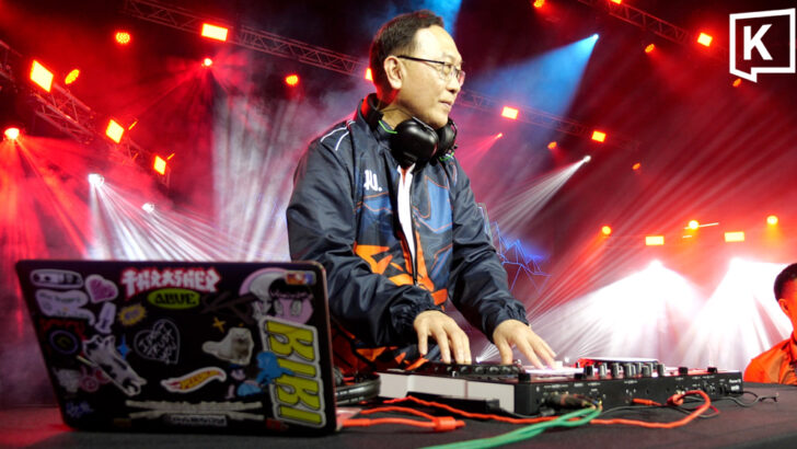 KKU president surprises freshmen as edm DJ at welcome event