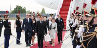 King and Queen arrive in France for state visit marking 170 years of diplomatic ties