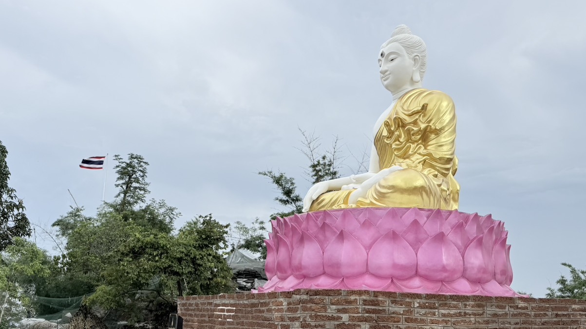 Thai Army says Buddha statue placed within Thai territory