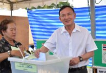 Thaksin casts first vote in 20 years at Bangkok governor election