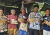 Thai Craftsman Turns Scrap Wood Into Profitable Model Ships Thai Craftsman Turns Scrap Wood Into Profitable Model Ships