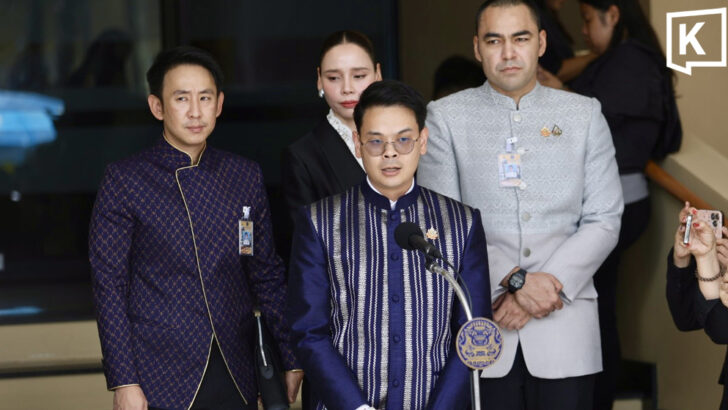 Thai minister admits knowing winner of 1.62 billion baht AI contract