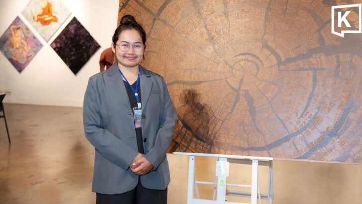 From criticism to canvas: Thai artist paints 1,000 works to clear student debt