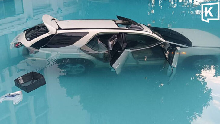 29-year-old man drives car into Chulalongkorn pool over condo rent dispute with mother
