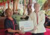 Man awarded 200,000 baht for bronze drum discovery