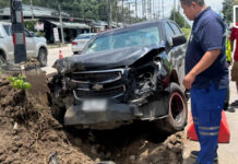 Sneezing driver loses control, crashes into Chiang Mai pole