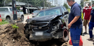 Sneezing driver loses control, crashes into Chiang Mai pole