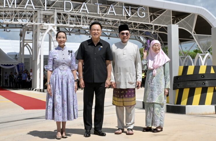 Anutin, Anwar inaugurate new Thailand-Malaysia border link