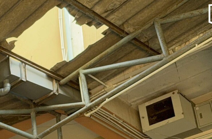 Thai schoolboy suffers neck fracture after falling through roof Thai schoolboy suffers neck fracture after falling through roof