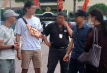 Tourist Police pose as tourists to arrest illegal guide in Chiang Mai Tourist Police pose as tourists to arrest illegal guide in Chiang Mai