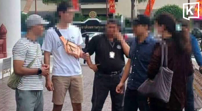 Tourist Police pose as tourists to arrest illegal guide in Chiang Mai Tourist Police pose as tourists to arrest illegal guide in Chiang Mai
