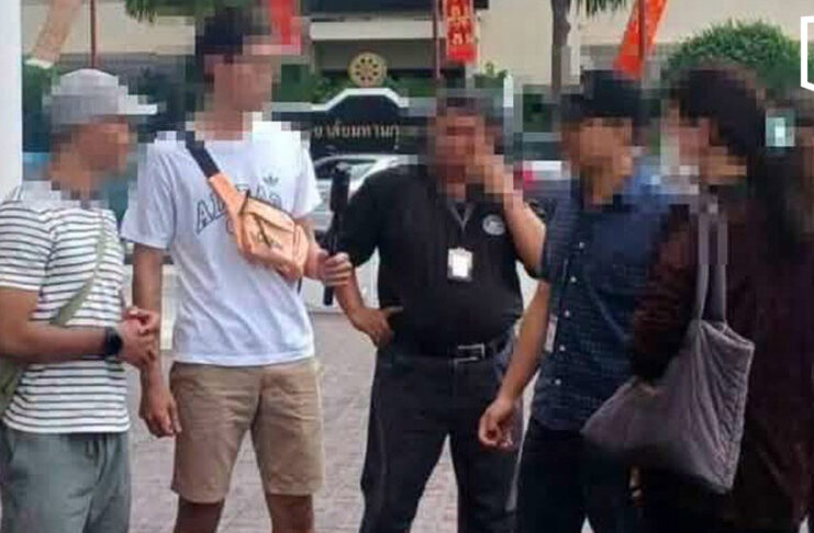 Tourist Police pose as tourists to arrest illegal guide in Chiang Mai Tourist Police pose as tourists to arrest illegal guide in Chiang Mai