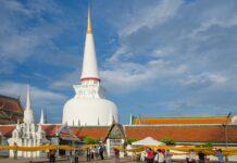 Wat Phra Mahathat: 1,500 years of heritage