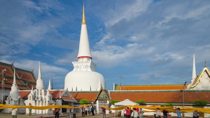 Wat Phra Mahathat: 1,500 years of heritage