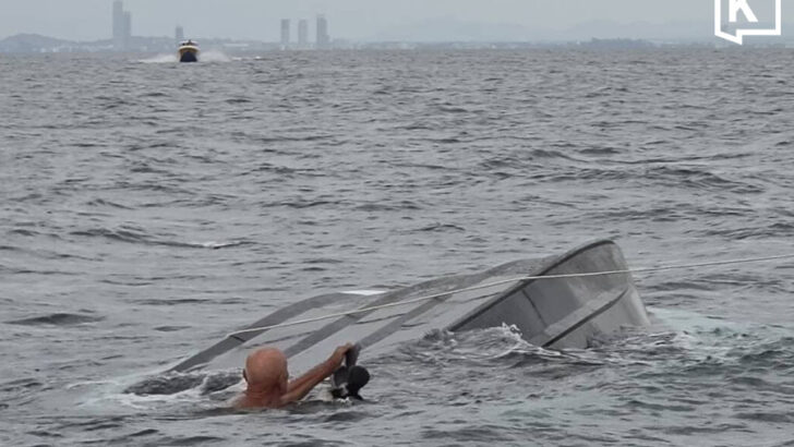 Four Rescued After Speedboat Sinks Off Chonburi