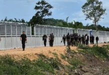 Thai military hosts ASEAN observers at border fence project