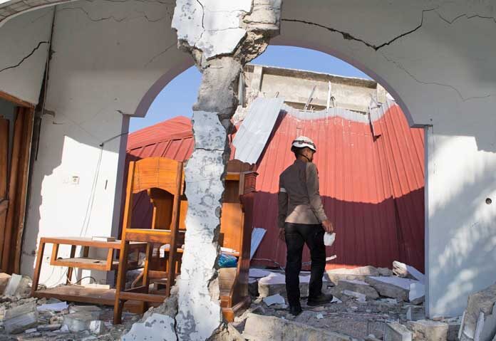 84 year oldalivedaysafterearthquake 05