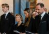 Norwegians line up at churches for emotional memorials remembering the late King Harald V