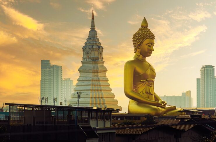 Discover the giant Buddha at Bangkok’s Wat Paknam