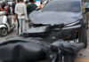 Electric car crashes into 9 motorcycles, killing one in Bang Phli Electric car crashes into 9 motorcycles, killing one in Bang Phli