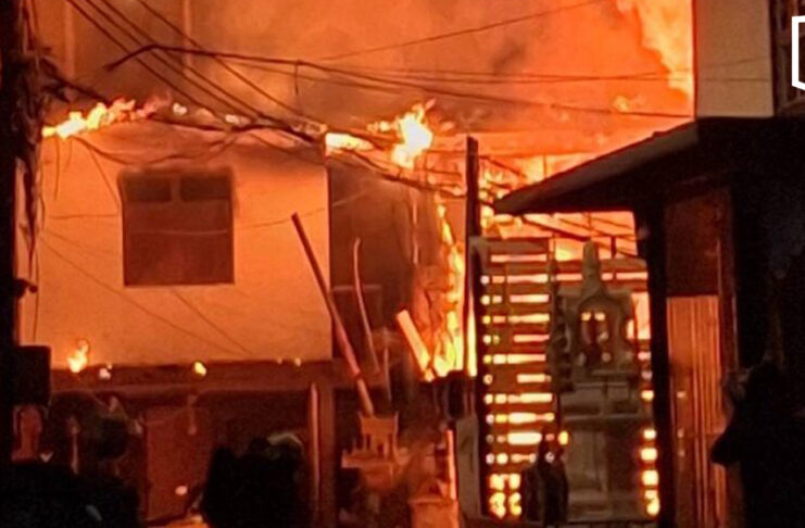 Five houses destroyed in fire at wooden community in Bangkok Five houses destroyed in fire at wooden community in Bangkok