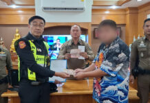 Illegal taxi driver admits overcharging Lao passenger, refunds fare Illegal taxi driver admits overcharging Lao passenger, refunds fare