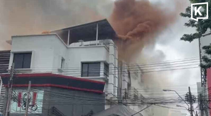 Khlong Thom Center erupts again, toxic smoke sparks alarm Khlong Thom Center erupts again, toxic smoke sparks alarm