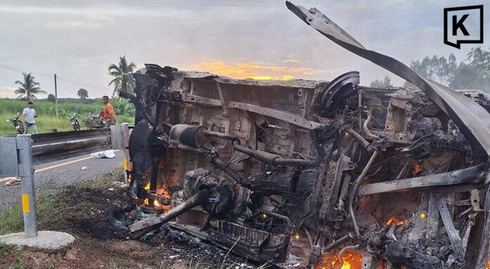 Lao passengers killed as van crashes and catches fire in Roi Et