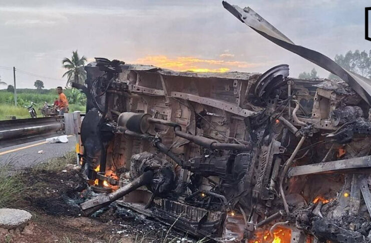Lao passengers killed as van crashes and catches fire in Roi Et
