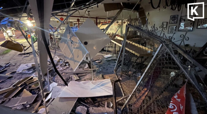 Pickup truck crashes into Chiang Mai shops, causing huge damage Pickup truck crashes into Chiang Mai shops, causing huge damage