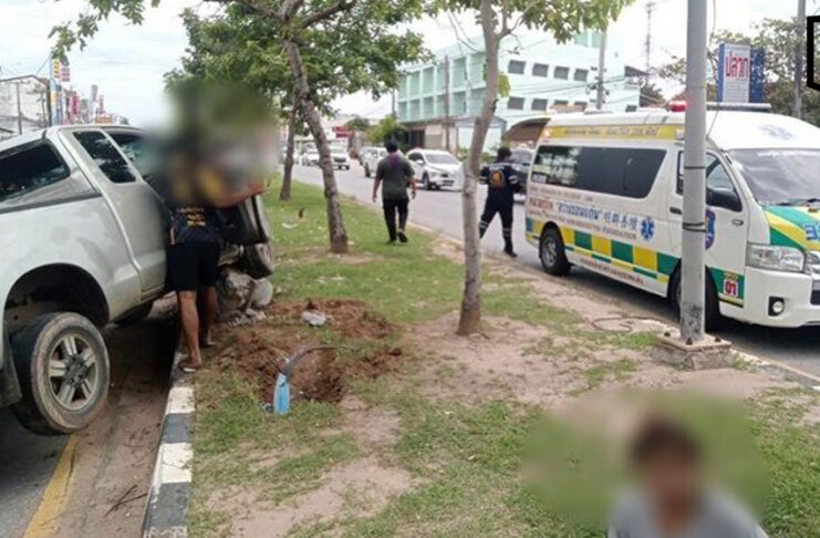 Pregnant woman gives birth in pickup after crash in Khon Kaen