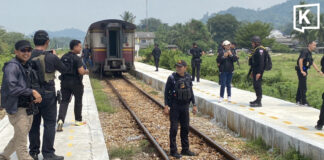 Suspect detained after attacks at 40 sites in Narathiwat; rail line checked for bombs before repairs Suspect detained after attacks at 40 sites in Narathiwat; rail line checked for bombs before repairs