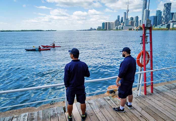 TrumpsignsorderrenamingLakeOntario 04