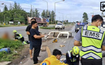 Two monks injured as pickup crashes into their truck at U-turn Two monks injured as pickup crashes into their truck at U-turn