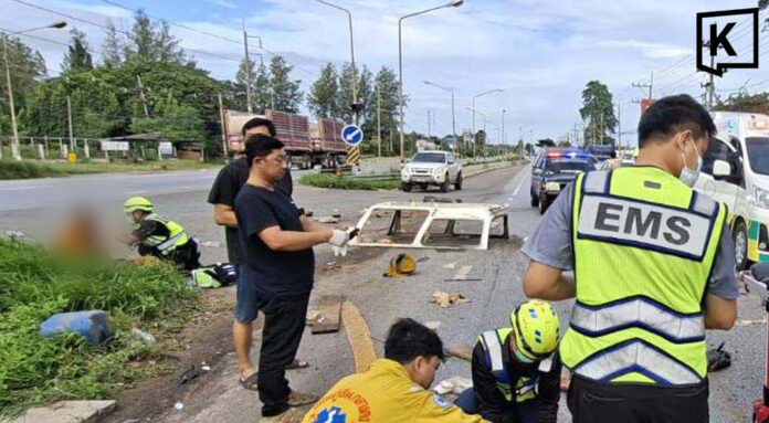 Two monks injured as pickup crashes into their truck at U-turn Two monks injured as pickup crashes into their truck at U-turn
