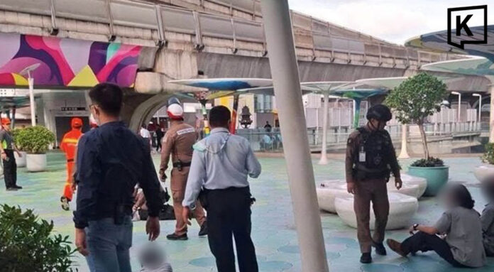 Two rival student groups clash on Bangkok skywalk, leaving four injured