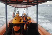 Eight missing after speedboat carrying journalists heads to erupting Anak Krakatau