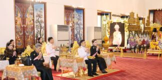 King and Queen attend 100-day royal merit ceremony for Princess Bajrakitiyabha King and Queen attend 100-day royal merit ceremony for Princess Bajrakitiyabha