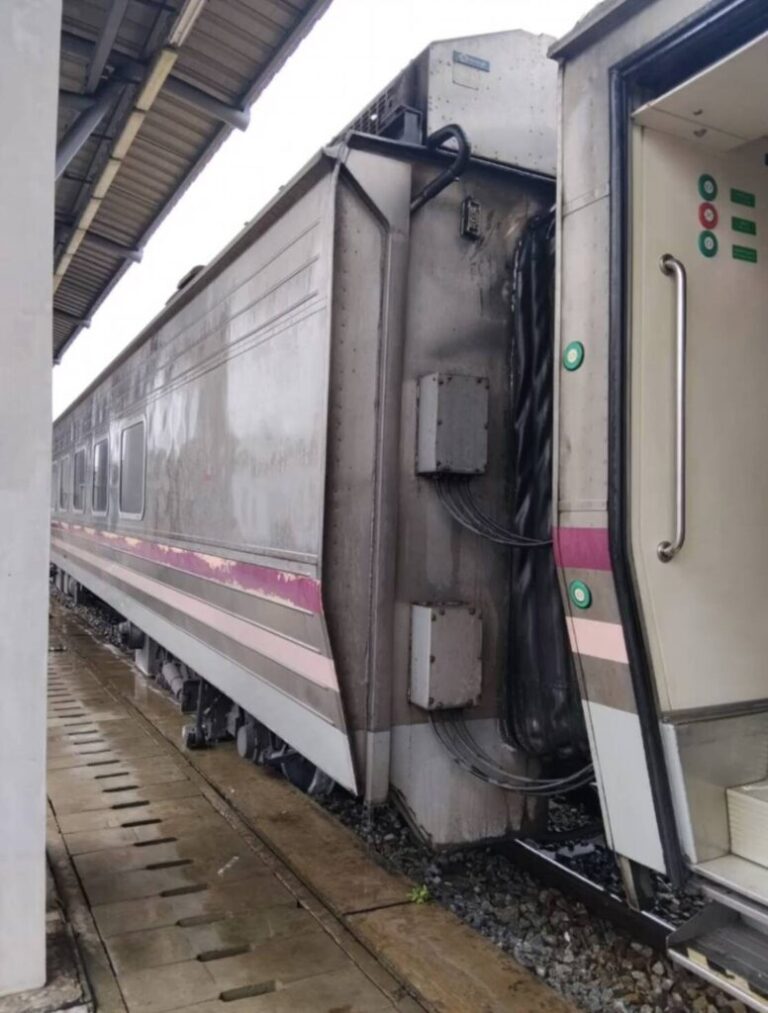 850317 0 776x1024 1