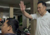 Anutin visits flooded Khlong Chan flats, delivers relief supplies Anutin visits flooded Khlong Chan flats, delivers relief supplies