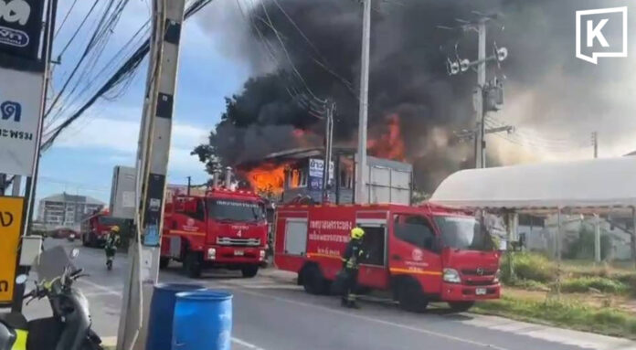 Fire destroys popular pork rice bowl shop in Rayong Fire destroys popular pork rice bowl shop in Rayong